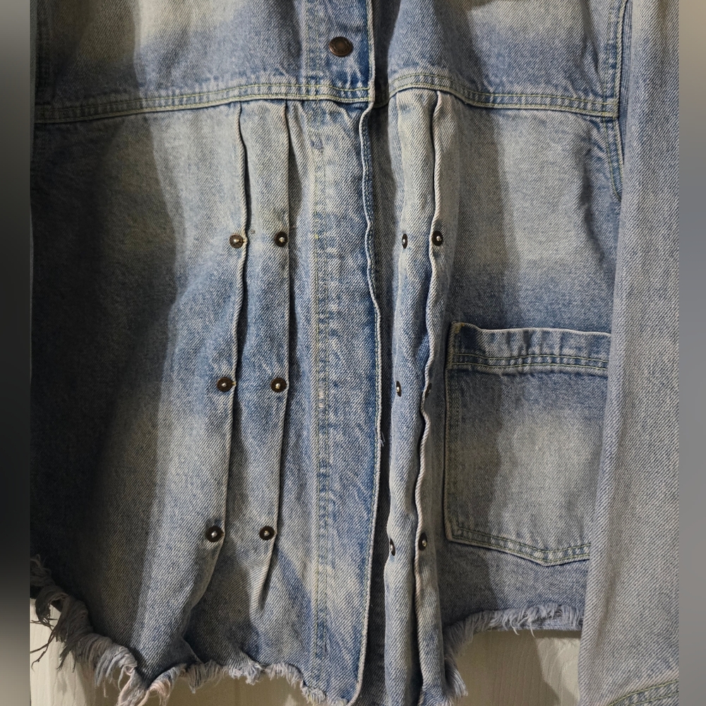 Free People Dillon Denim Jacket in Jasmine, Oversized/Boxy Fit, Frayed Hem, EUC! - Picture 6 of 16